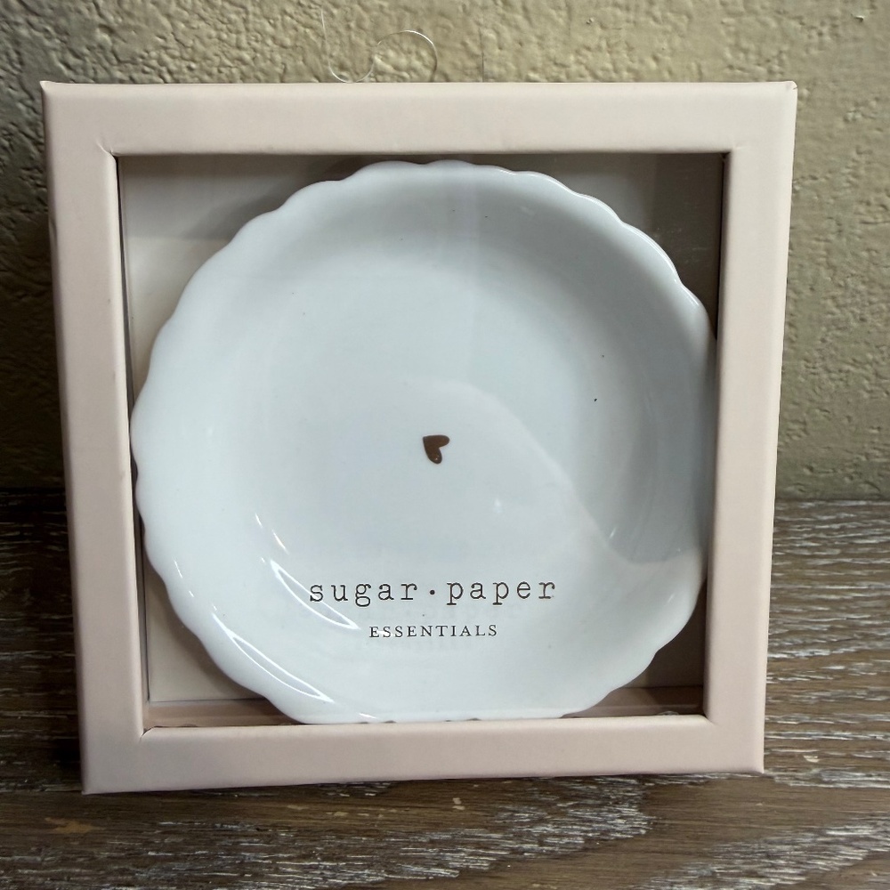 New Sugar Paper Essentials Trinket Tray
